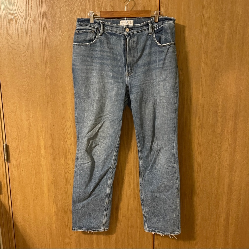 Abercrombie 90s Straight Ultra High Rise Jeans